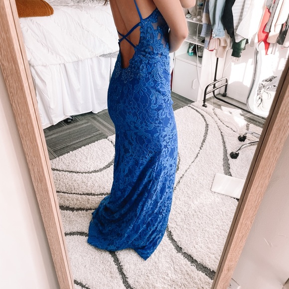 La Femme Blue Sparkle Prom Dress!! - Picture 13 of 15